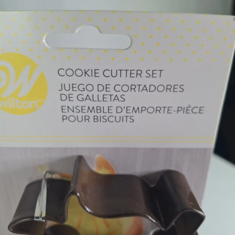 Wilton 3 Piece Camping Cookie Cutter‎ Set Bear Tree Campfire Metal NEW 2019
